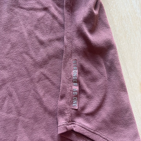 Lululemon x Barry’s tank top - Picture 3 of 5